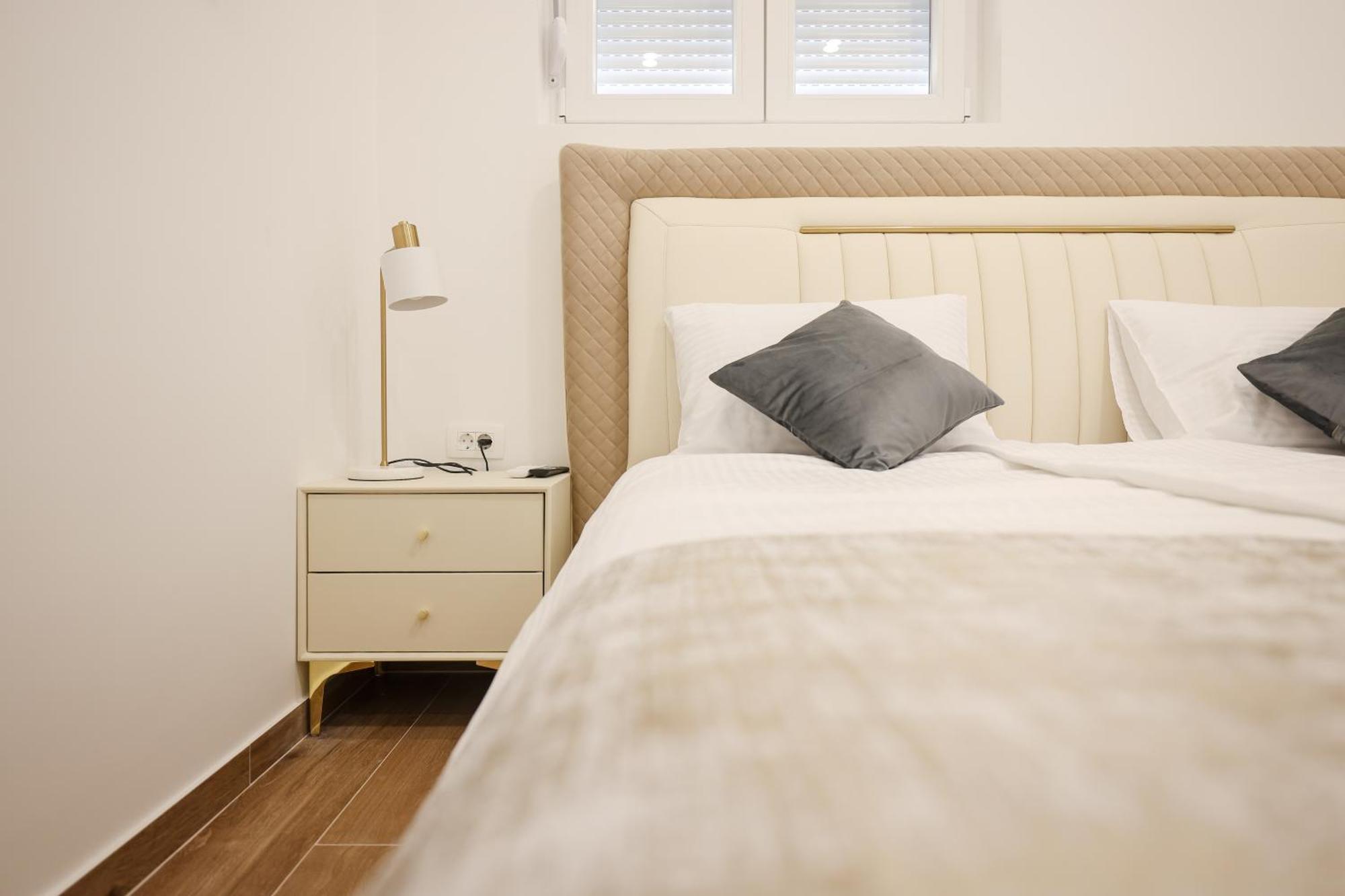 Premium Rooms Prince ซาดาร์ ภายนอก รูปภาพ