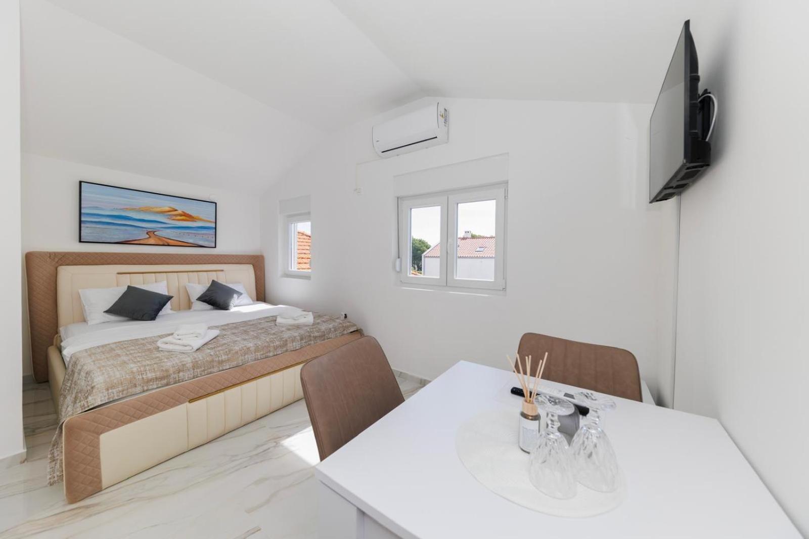 Premium Rooms Prince ซาดาร์ ภายนอก รูปภาพ